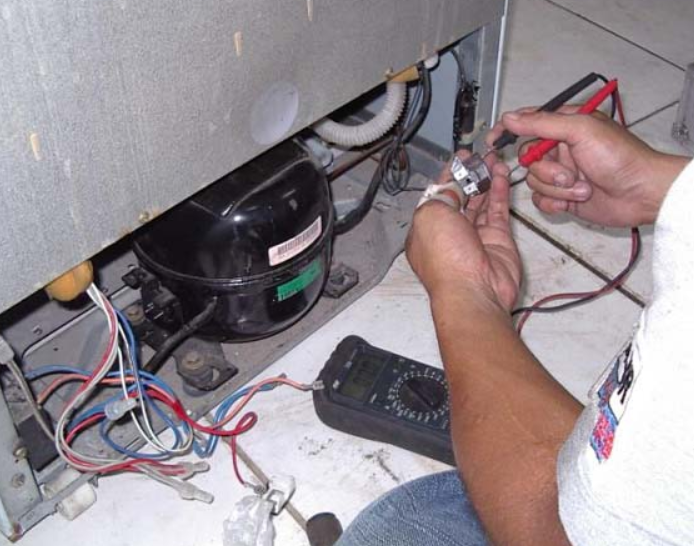 Giải Đáp Từ A-Z: Tại Sao Tủ Lạnh Bị Chảy Nước Và Cách Xử Lý Tiết Kiệm Nhất