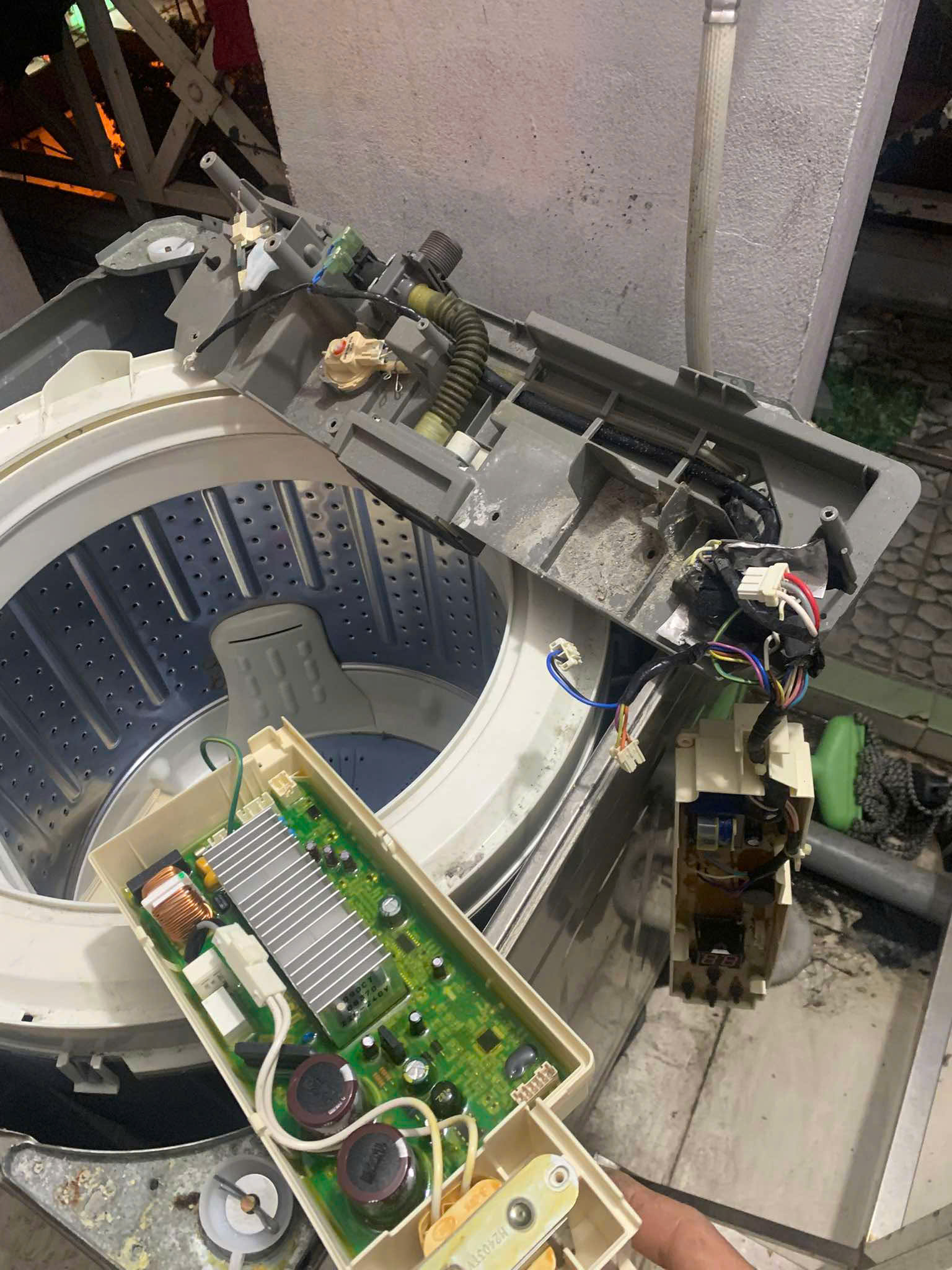 Máy Giặt Rung Lắc